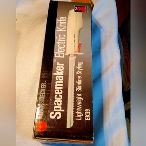 Black &  Decker 1990 Spacemaker Electric Knife Model EK39
